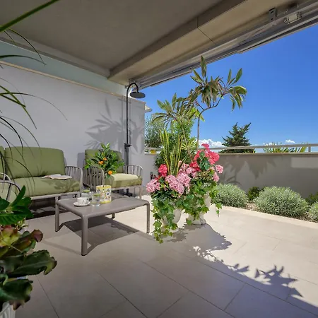 Eden & Blue Horizon アパート *