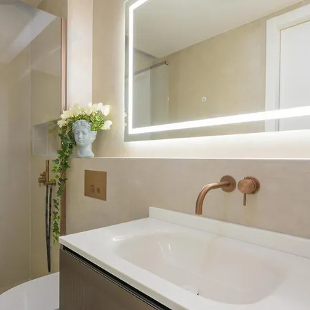 Eden & Blue Horizon Apartment *