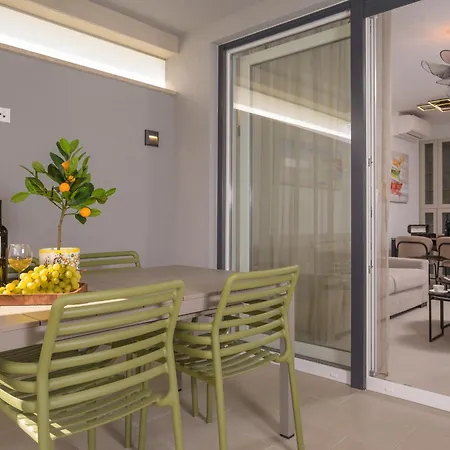 Eden & Blue Horizon Apartment Split