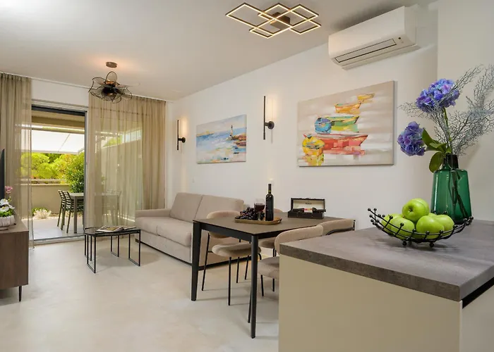 Eden & Blue Horizon Apartment *