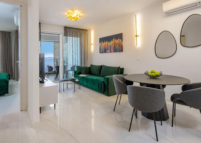 Eden & Blue Horizon Apartment *