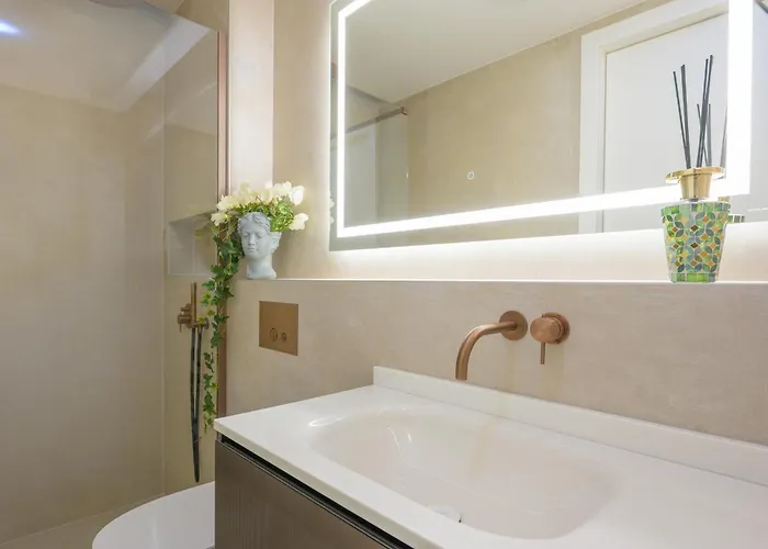 Eden & Blue Horizon Apartment *