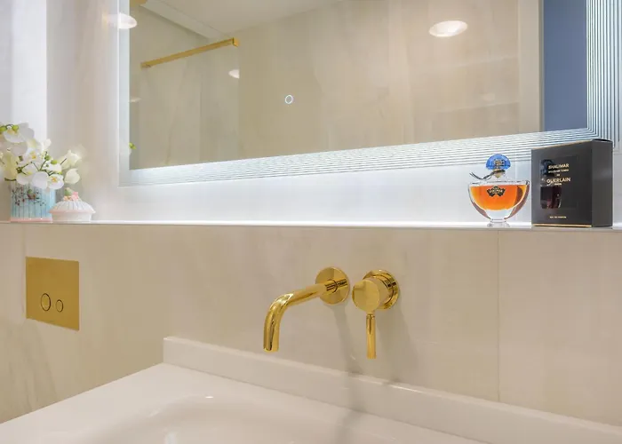 Eden & Blue Horizon Apartment Split