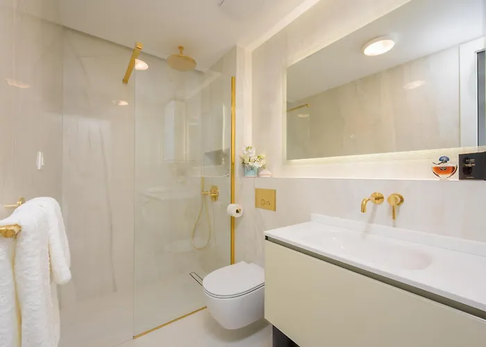 Eden & Blue Horizon Apartment Split